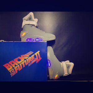 Back to the Future 2: Auth. Universal Studios Lic